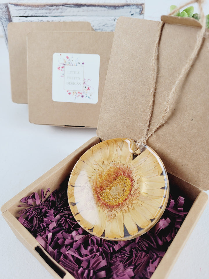 Little Pretty Designs, Floral Suncatchers